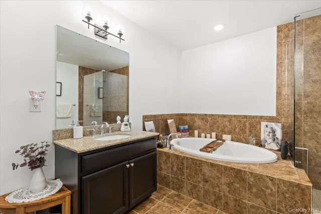 $525,000 | 17 Woodrose Court, Middletown, NY 10940