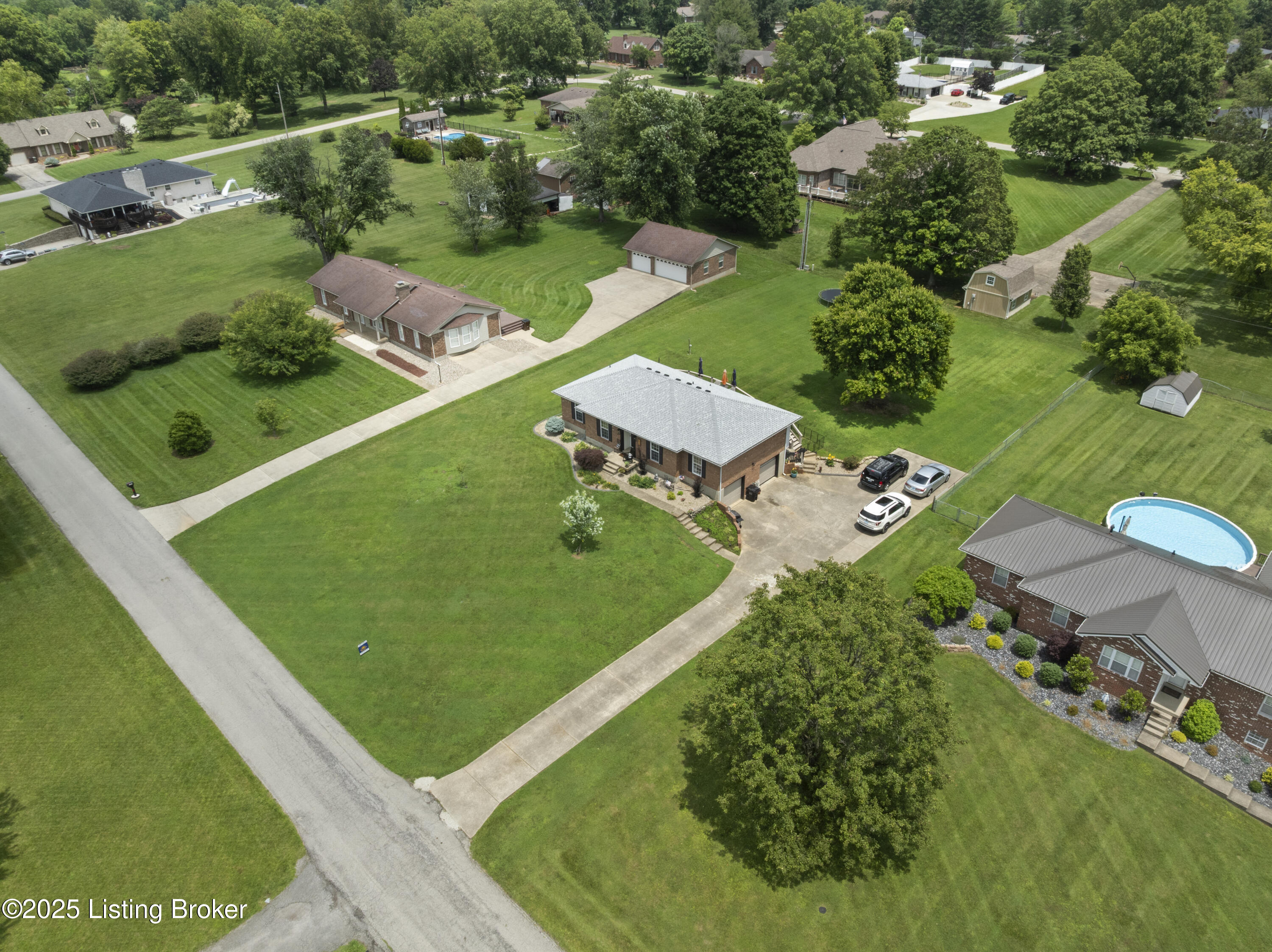 178 Rolling Rdg Lane Shepherdsville, KY 40165 - Photo 32 of 35 DJI_0513 (1)