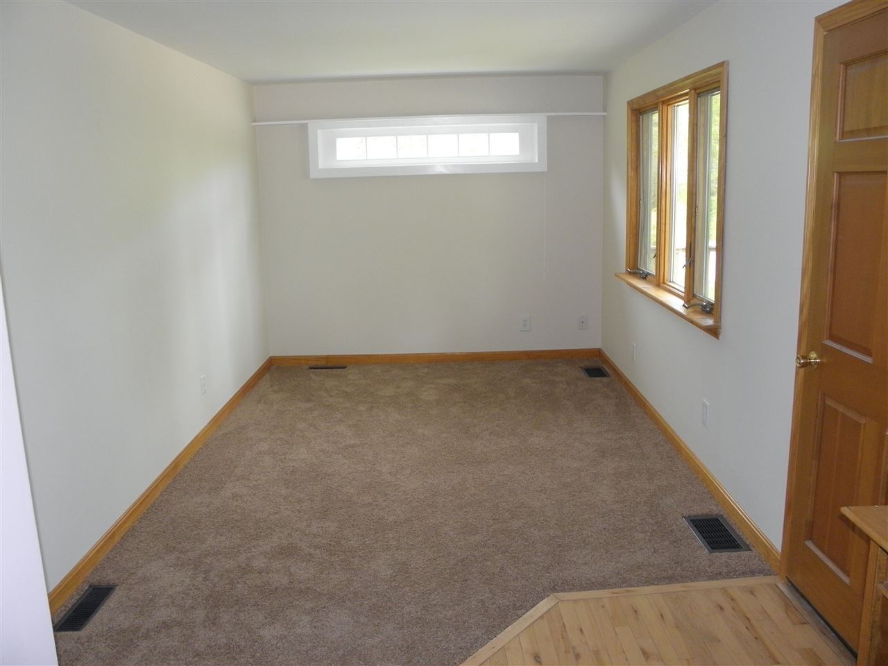 9 Morrison Road Raymond, NH 03077 - Photo 5 of 14 Gallery Image 5