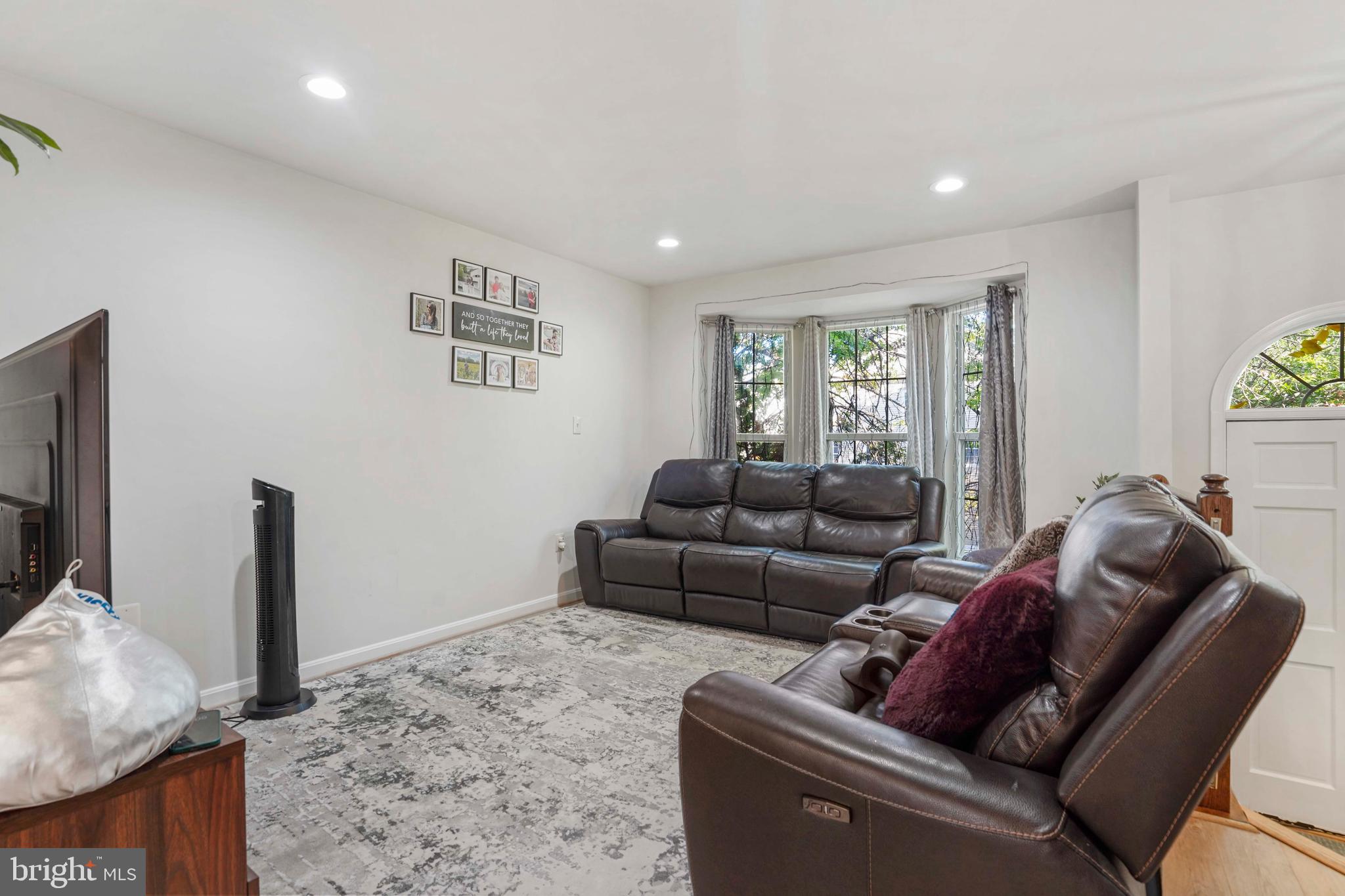 13118 Plotner Farm Road Herndon, VA 20171 - Photo 3 of 32