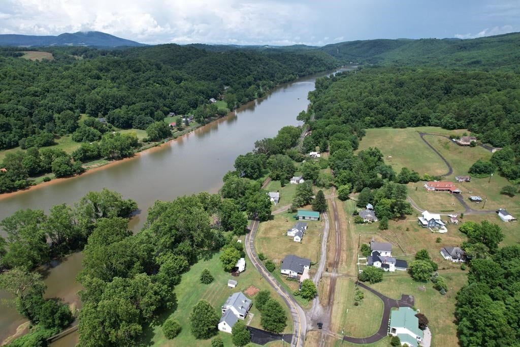 1552 Allisonia Road Hiwassee, VA 24347 - Photo 29 of 38 Gallery Image 29