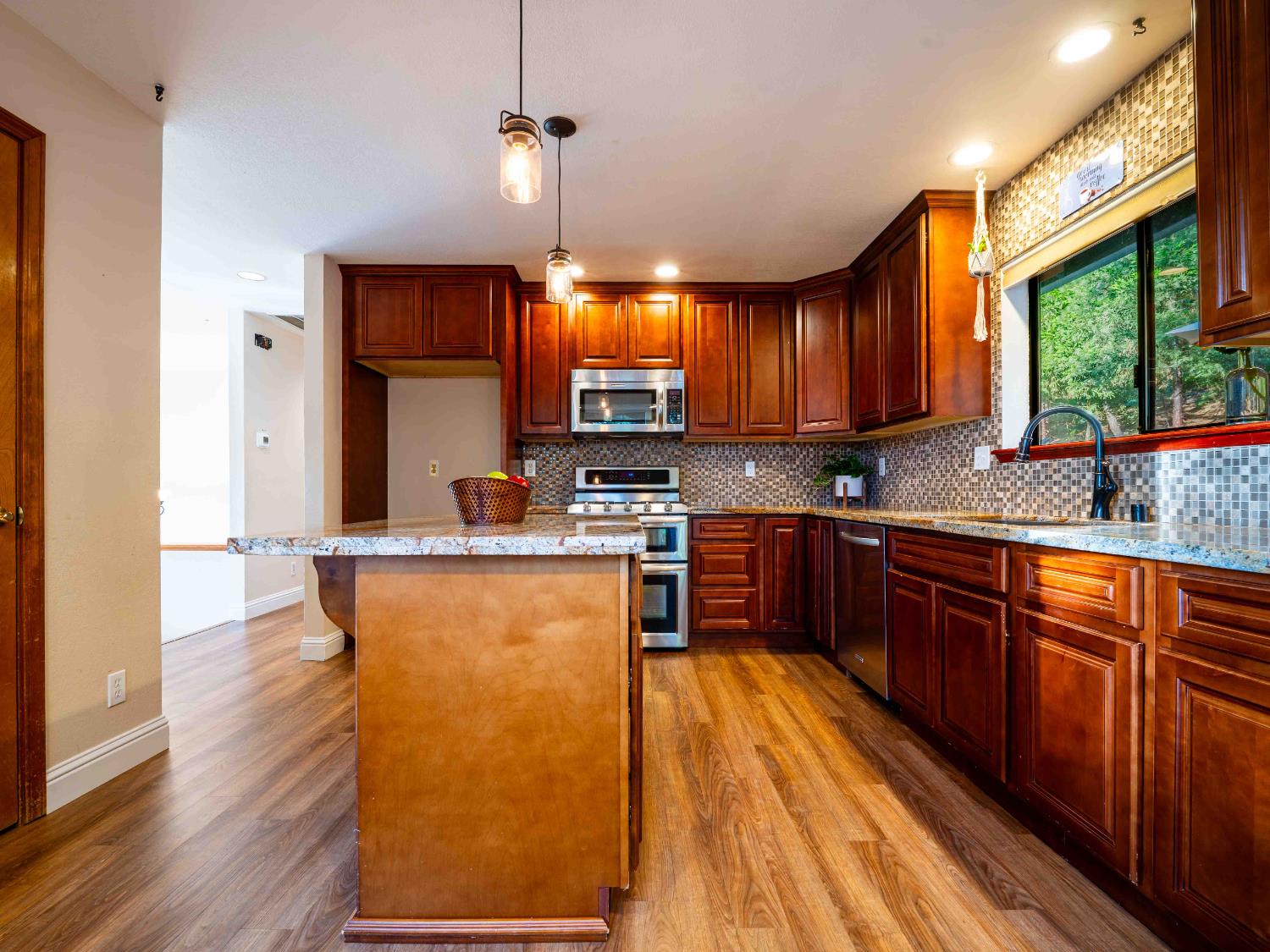 11419 Sunset Place Grass Valley, CA 95949 - Photo 13 of 47