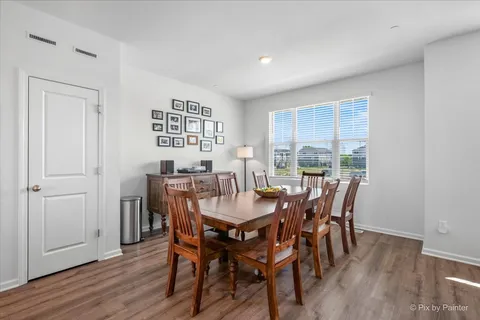 $417,900 | 2041 Sequoia Avenue, Mundelein, IL 60060