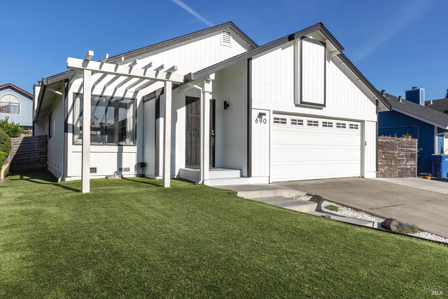 690 Claudius Way Windsor, CA 95492 - Photo 1 of 27