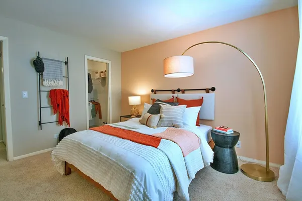 $2,424 | 4115 Landing Drive, Unit 3A, Aurora, IL 60504