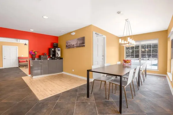 $2,424 | 4115 Landing Drive, Unit 3A, Aurora, IL 60504