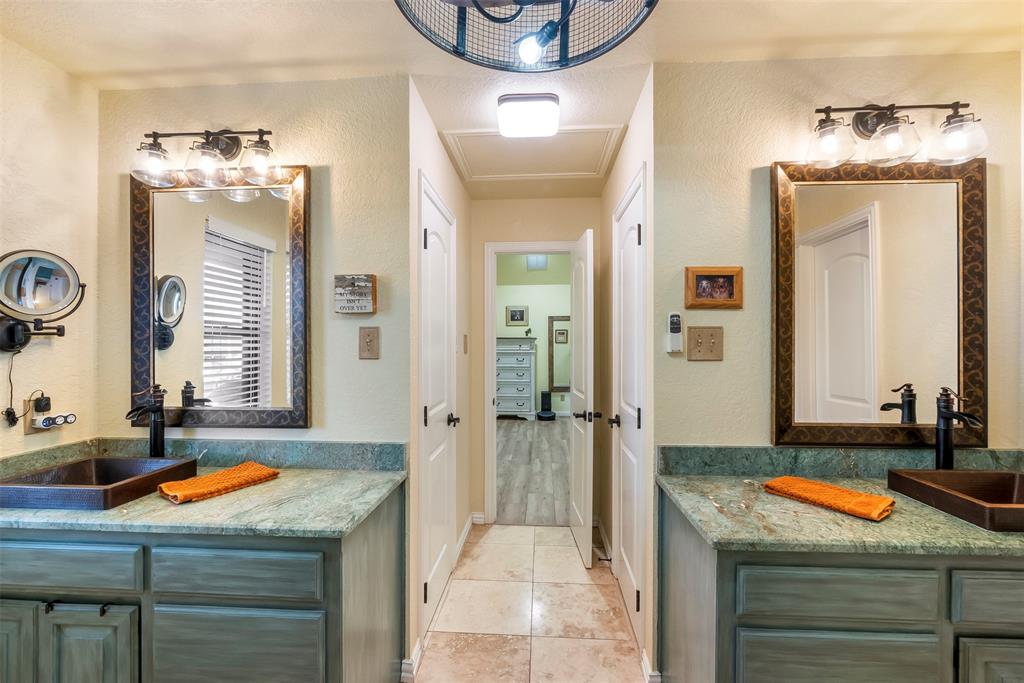 2325 River Road Granbury, TX 76048 - Photo 24 of 40 Separate vanities