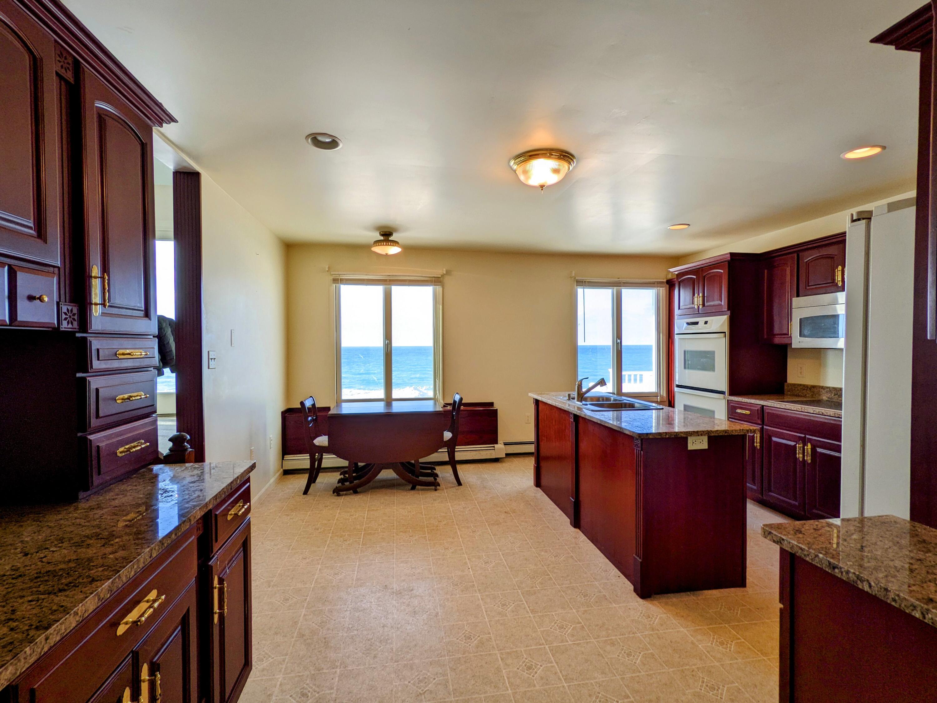 3754 Lakeshore Road Manistee, MI 49660 - Photo 4 of 20 PXL_20220301_210205166~2