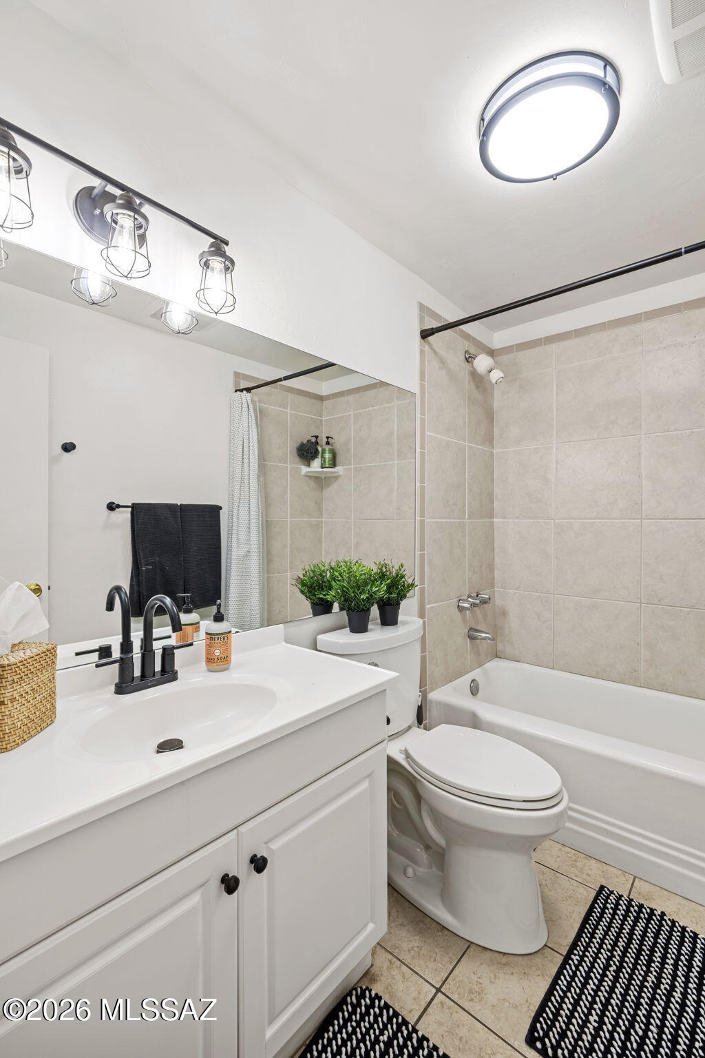 510 South Country Club Road Tucson, AZ 85716 - Photo 12 of 33 Bathroom