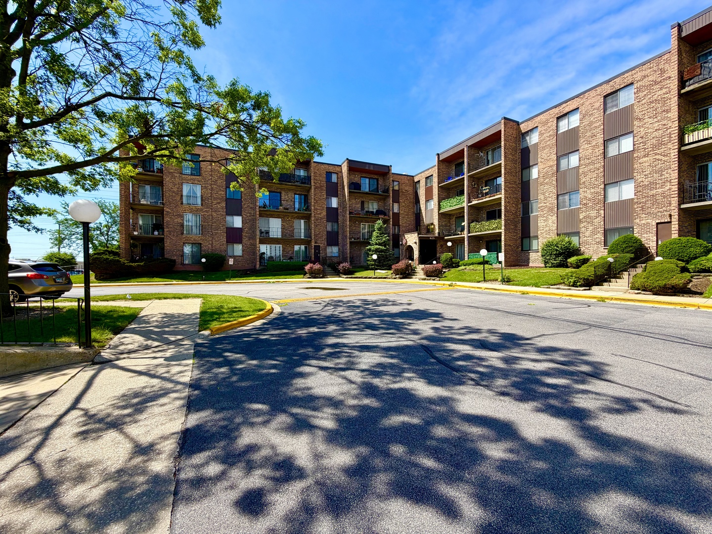 625 West Huntington Commons Road, Unit 317 Mount Prospect, IL 60056 - Photo 1 of 45