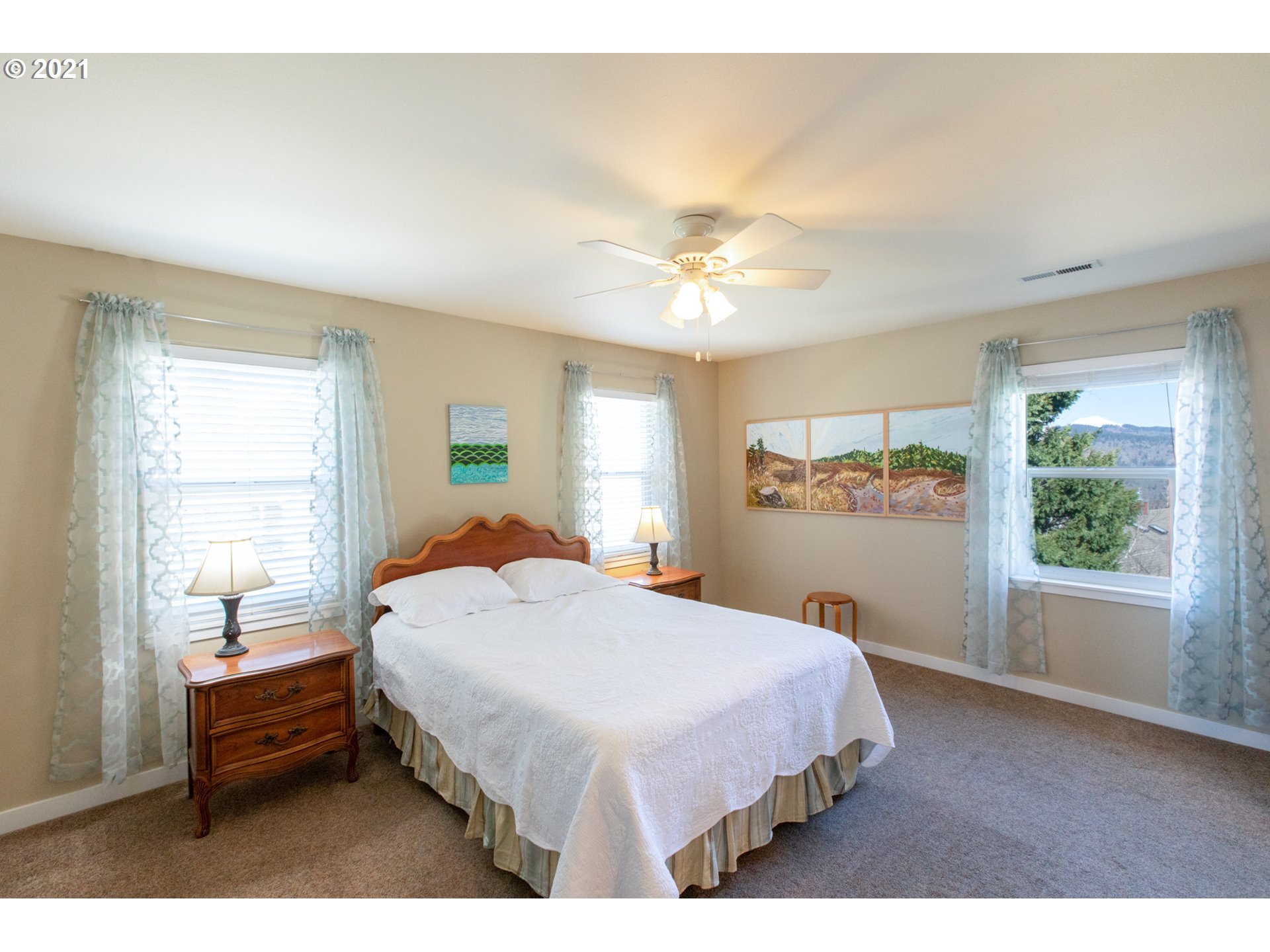 611 Ridgeview Court Hood River, OR 97031 - Photo 22 of 32 Gallery Image 22