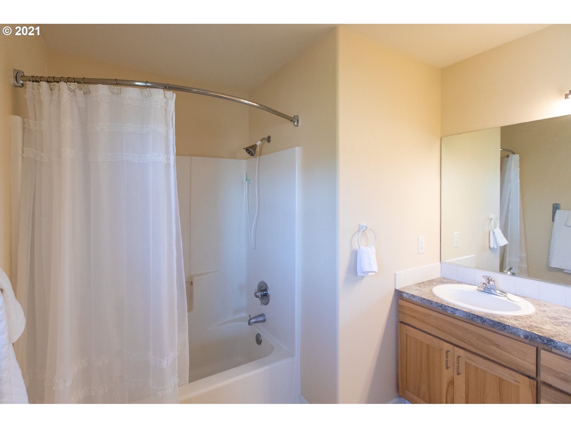 611 Ridgeview Court Hood River, OR 97031 - Photo 27 of 32 Gallery Image 27