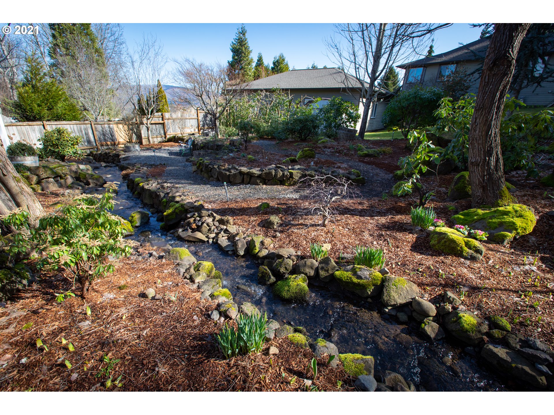 611 Ridgeview Court Hood River, OR 97031 - Photo 5 of 32 Gallery Image 5
