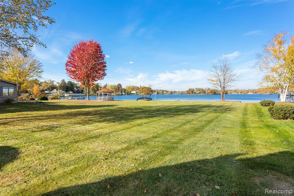 8357 Hilton Road Brighton, MI 48114 - Photo 6 of 9