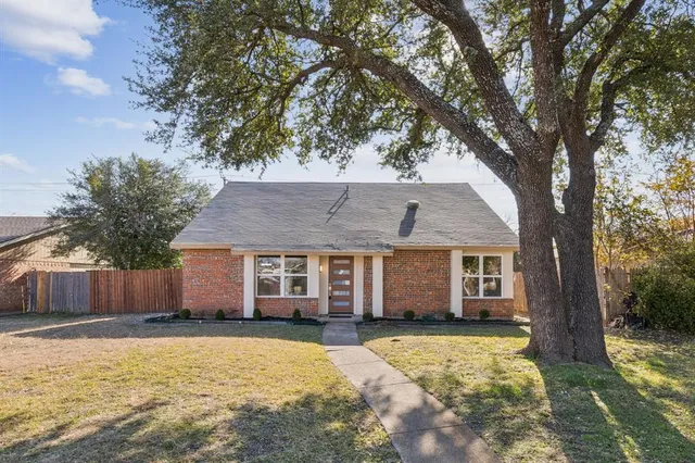 $354,000 | 2902 Lancer Lane, Garland, TX 75044