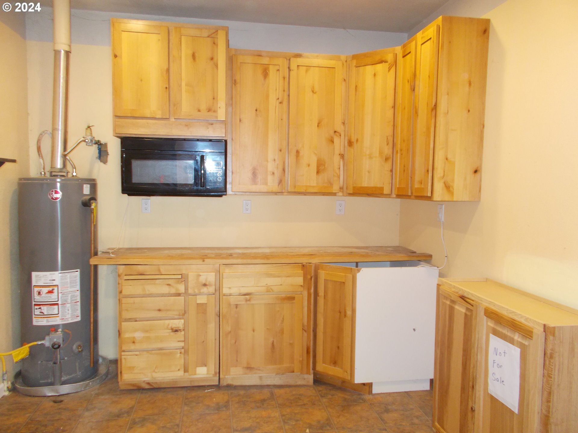 41475 Birch Creek Road Pendleton, OR 97801 - Photo 7 of 21 a bathroom with a sink and a mirror
