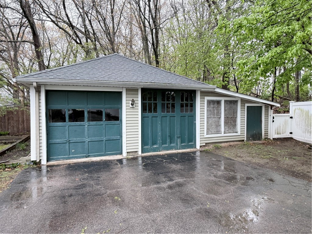 154 St Agnes Avenue Woonsocket, RI 02895 - Photo 6 of 33