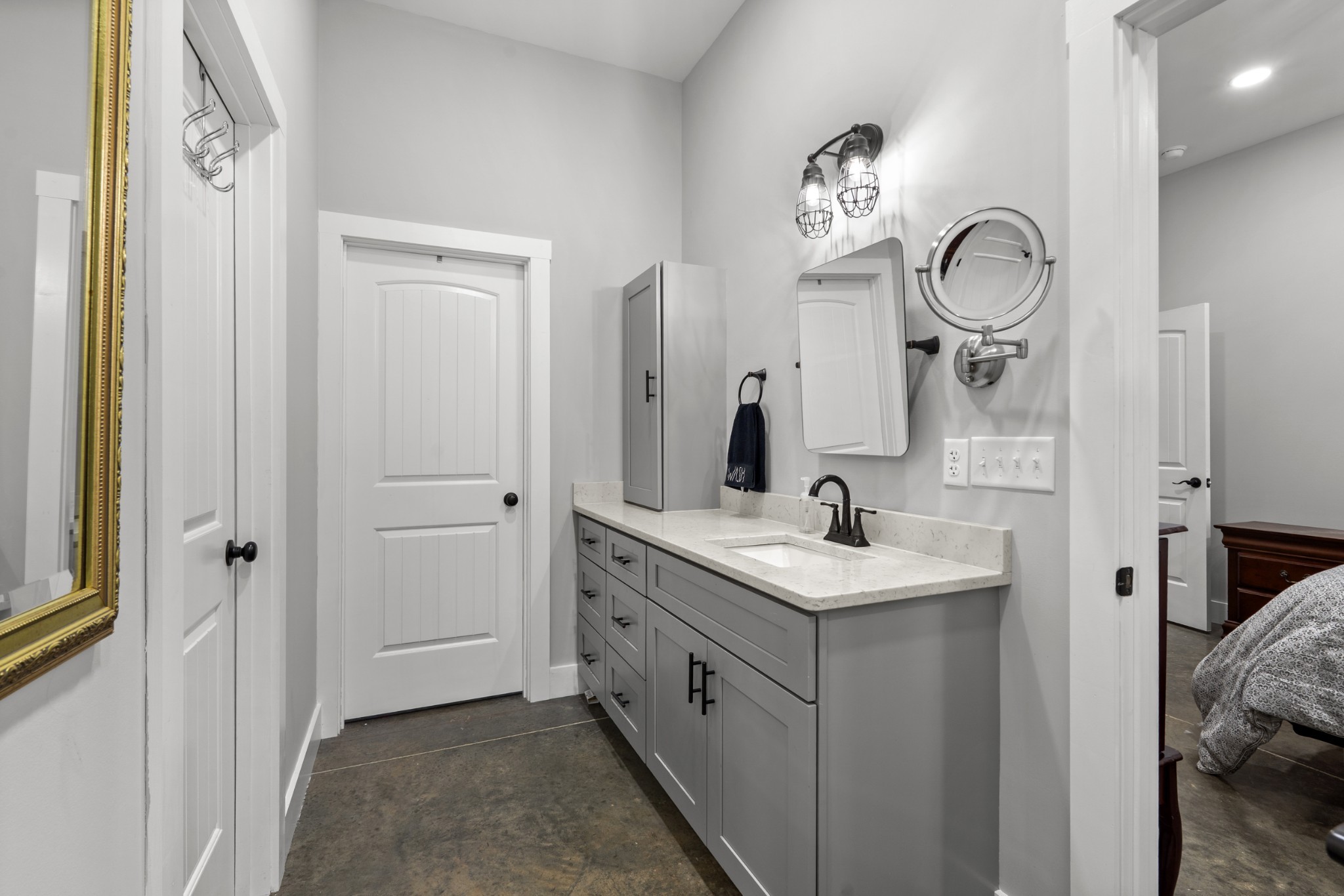 594 Highway 100 Centerville, TN 37033 - Photo 16 of 40 a bathroom with a sink and a mirror