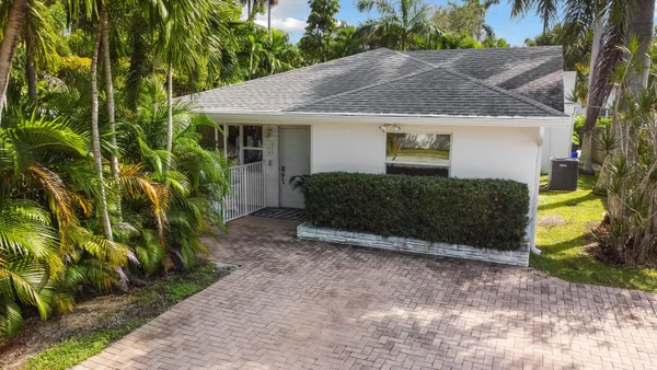 $5,995 | 202 32nd Street, West Palm Beach, FL 33407