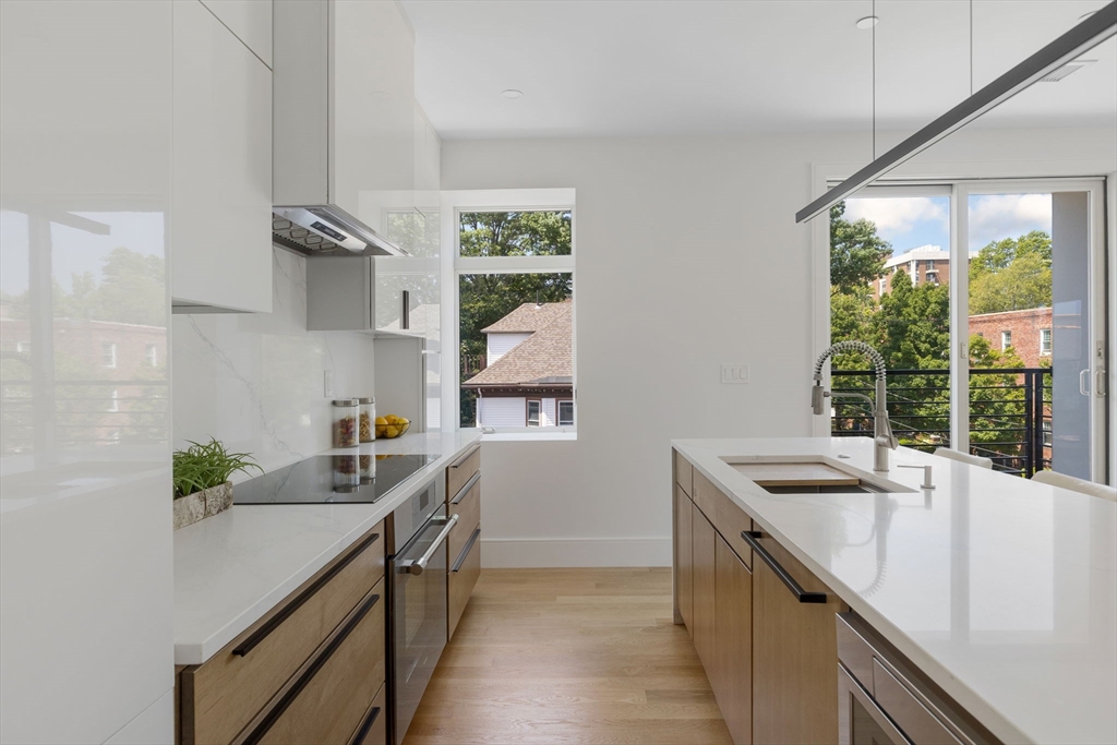 24 Auburn Street, Unit PH Brookline, MA 02446 - Photo 13 of 23