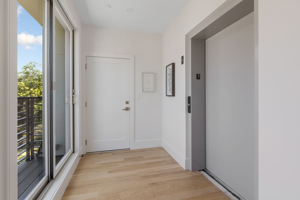 24 Auburn Street, Unit PH Brookline, MA 02446 - Photo 2 of 23