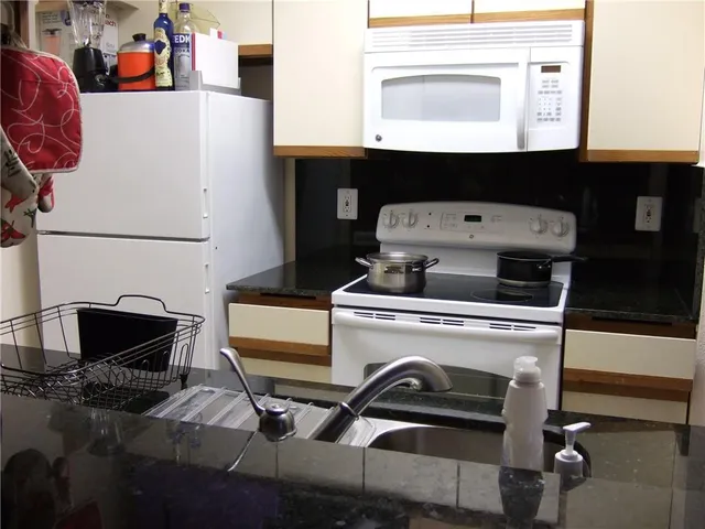 $1,795 | 2804 Rio Grande Street, Unit 203, Austin, TX 78705