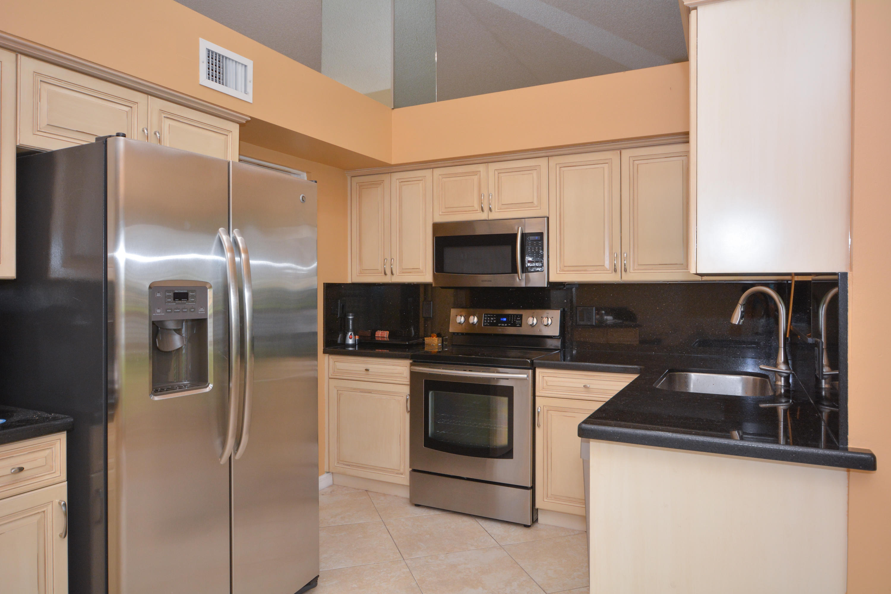 9626 Carousel Circle North Boca Raton, FL 33434 - Photo 14 of 21 9626 Carousel Cir N_Pam Thomes_28
