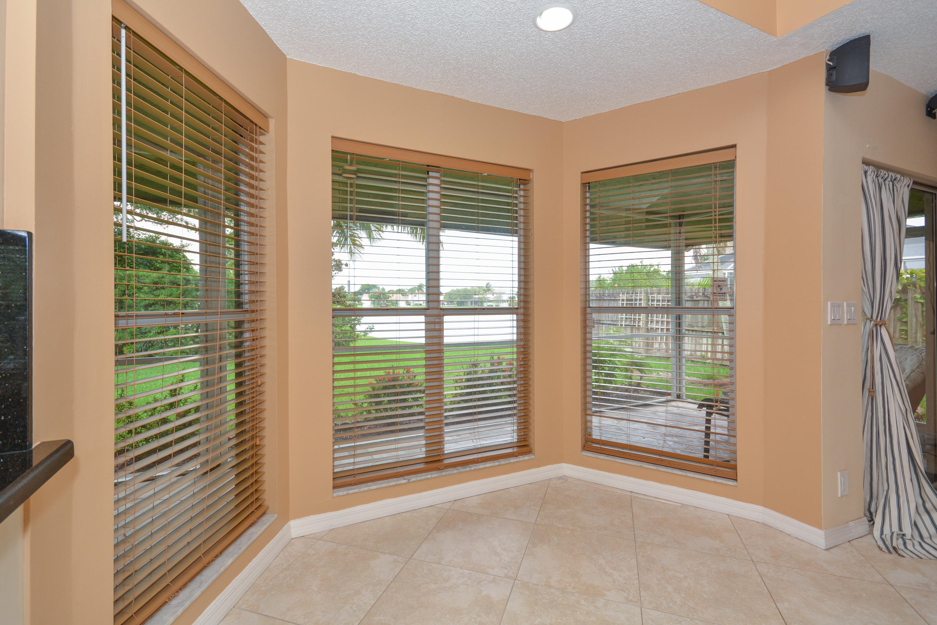 9626 Carousel Circle North Boca Raton, FL 33434 - Photo 15 of 21 9626 Carousel Cir N_Pam Thomes_26