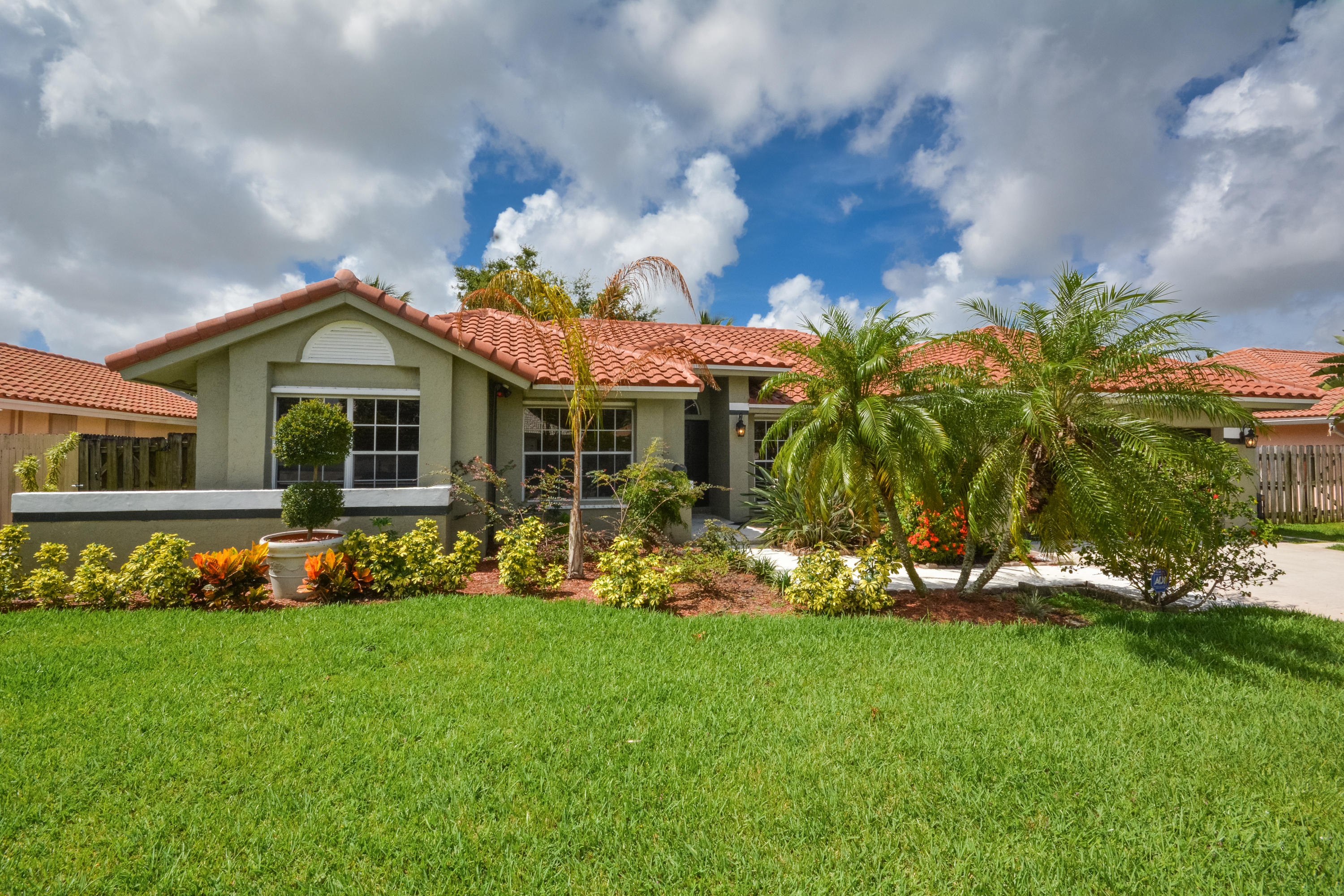 9626 Carousel Circle North Boca Raton, FL 33434 - Photo 2 of 21 9626 Carousel Cir N_Pam Thomes_15
