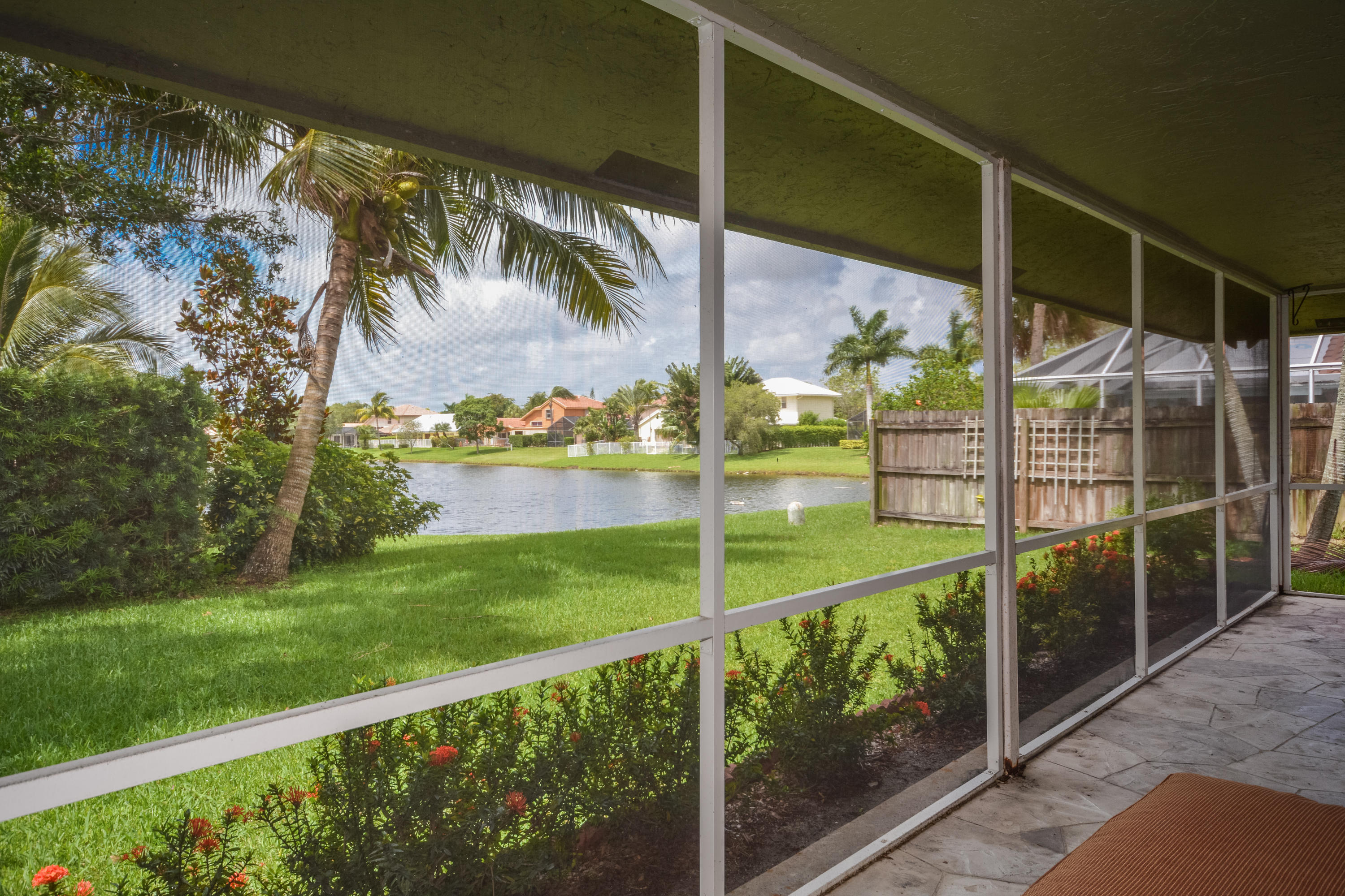 9626 Carousel Circle North Boca Raton, FL 33434 - Photo 8 of 21 9626 Carousel Cir N_Pam Thomes_23