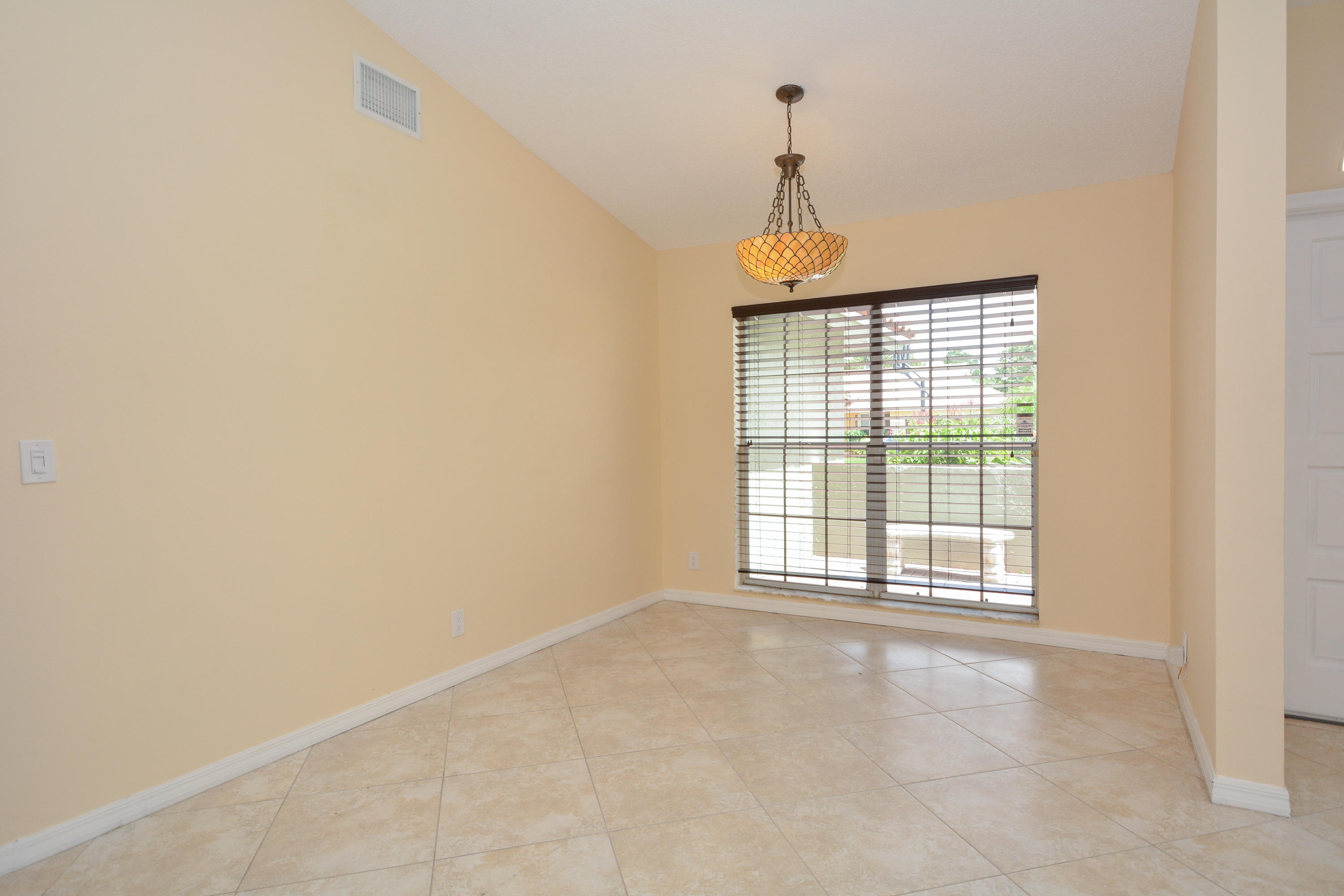 9626 Carousel Circle North Boca Raton, FL 33434 - Photo 9 of 21 9626 Carousel Cir N_Pam Thomes_24