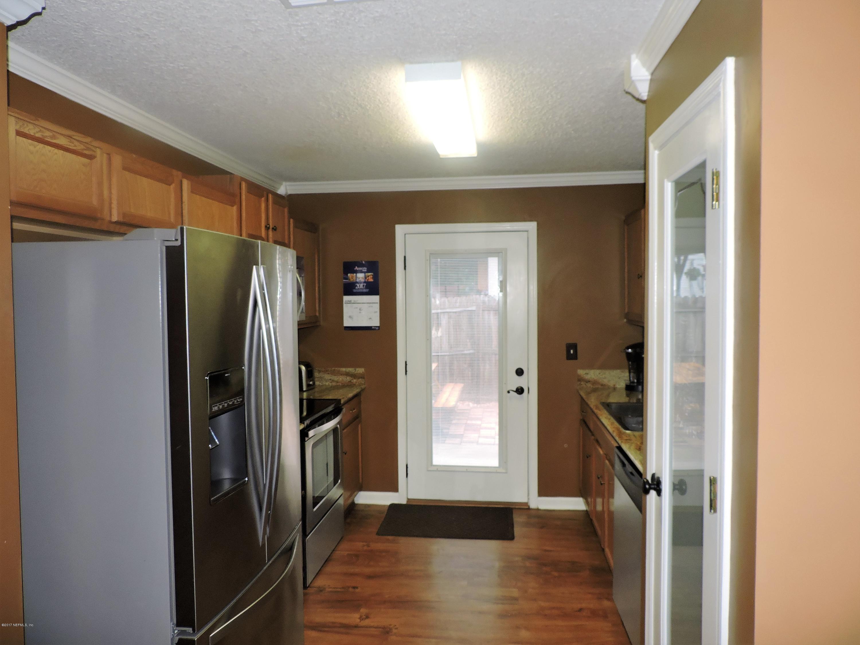 10142 Agave Road Jacksonville, FL 32246 - Photo 6 of 19 ktichen 3