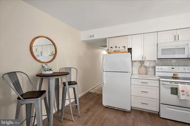 $325,000 | 411 146th Street, Unit 145, Ocean City, MD 21842