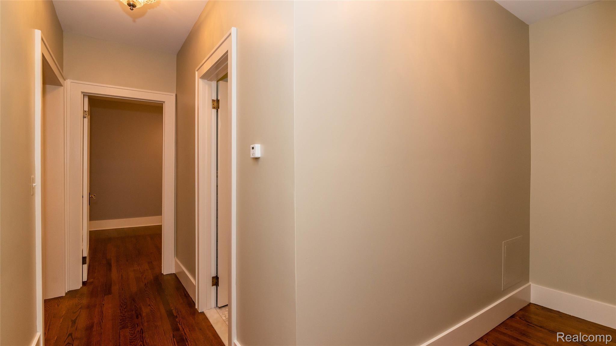 1952 Ward Road Bloomfield Hills, MI 48302 - Photo 39 of 44 Walkway/Hallway