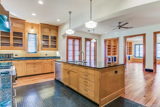 $7,500 | 2 Laurel Place, San Antonio, TX 78209