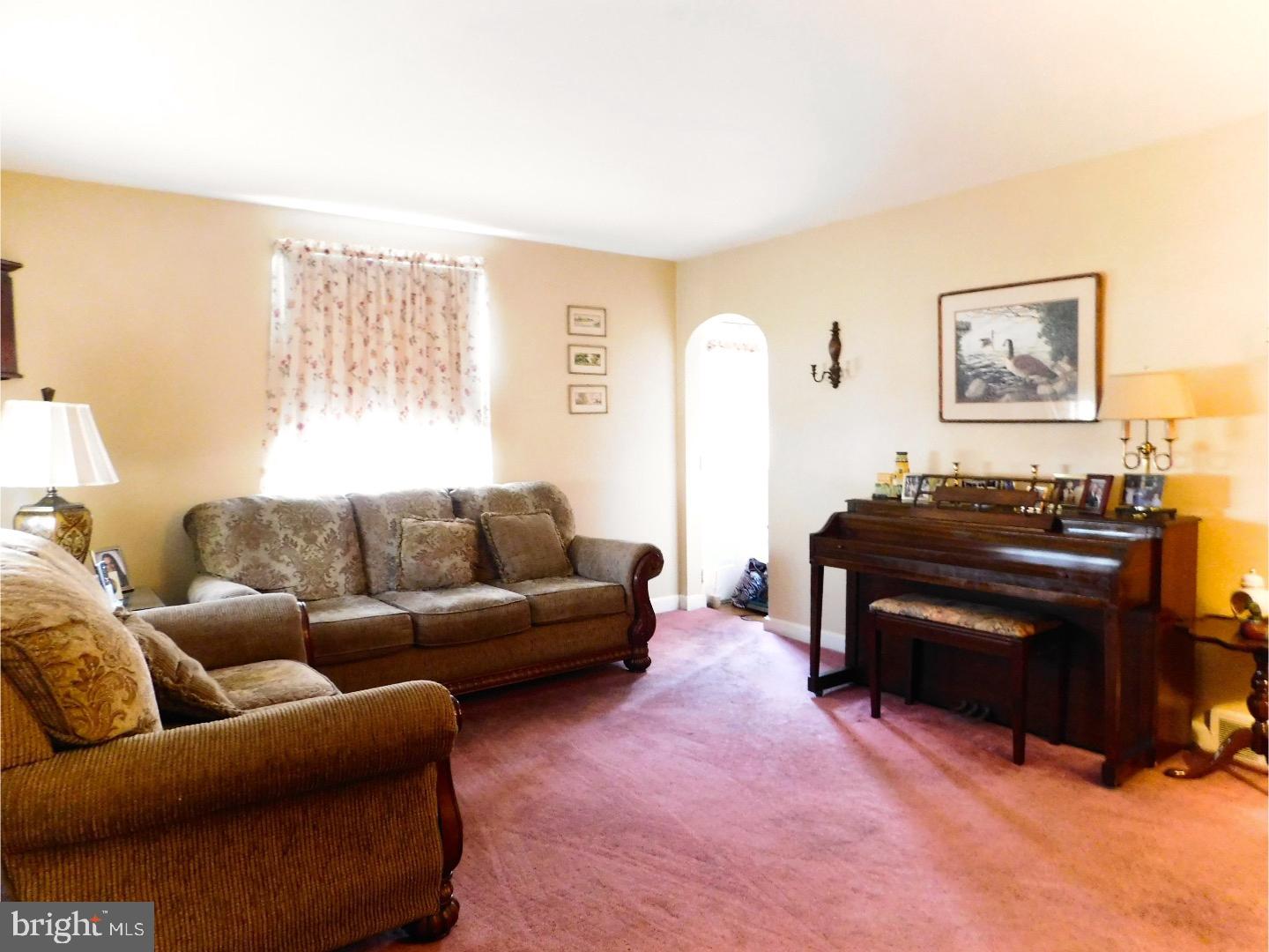 504 Bonsall Road Ridley Park, PA 19078 - Photo 3 of 23 Living Room