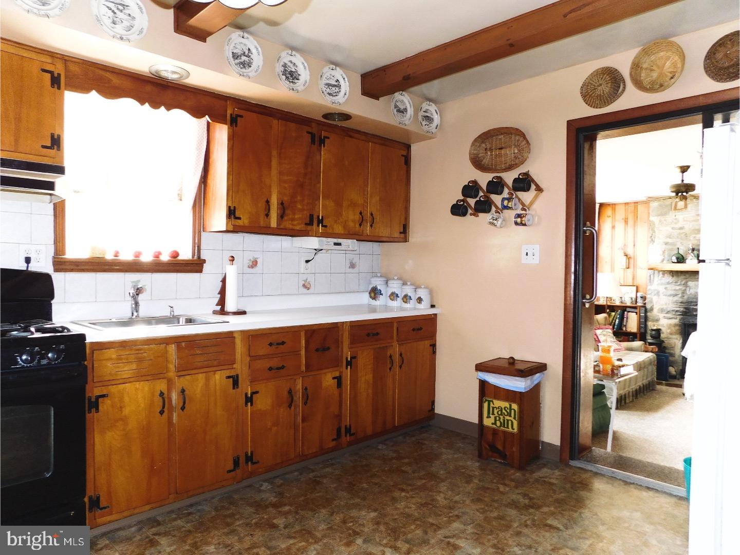 504 Bonsall Road Ridley Park, PA 19078 - Photo 8 of 23 Kitchen