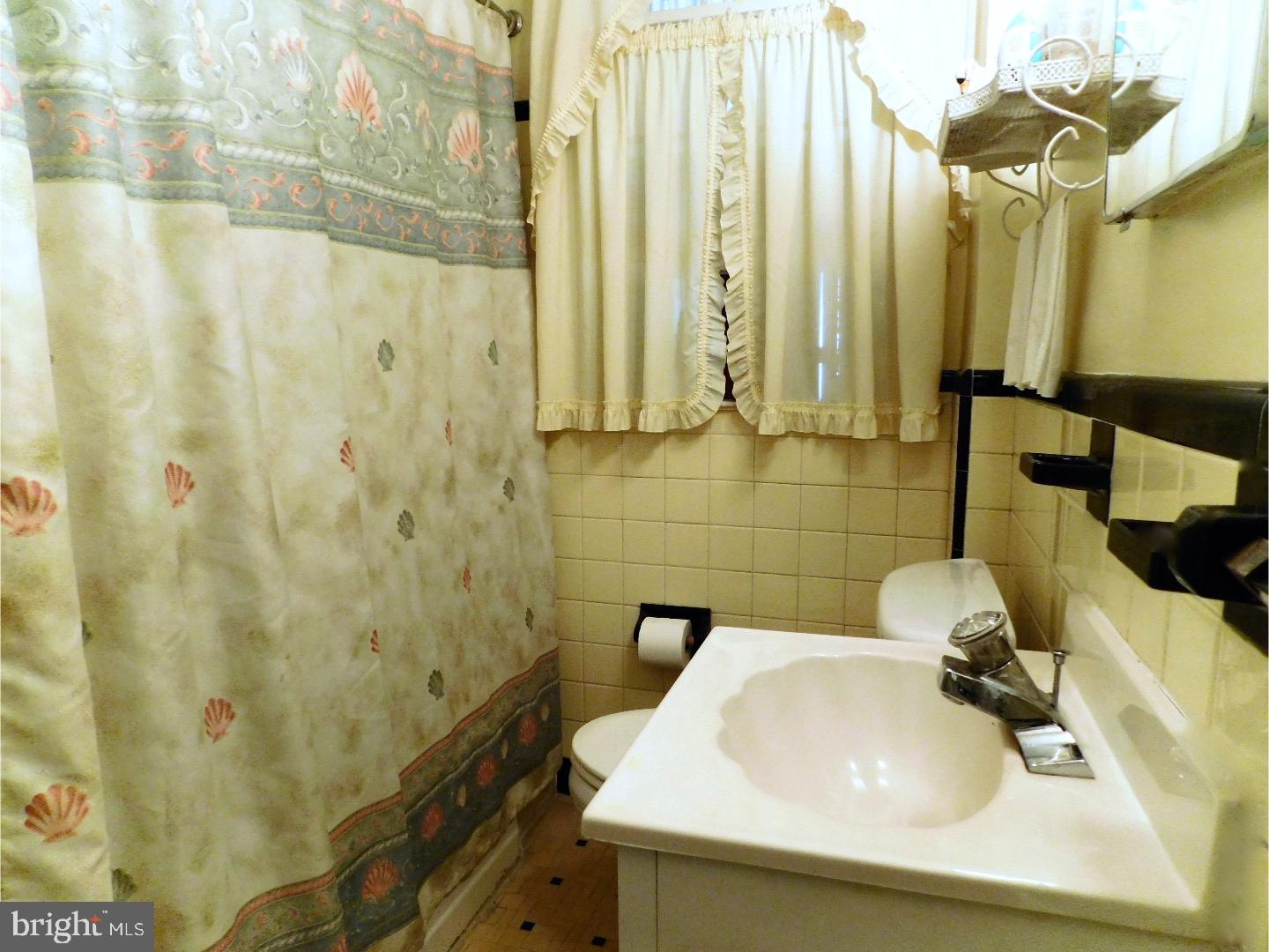 504 Bonsall Road Ridley Park, PA 19078 - Photo 10 of 23 Bathroom