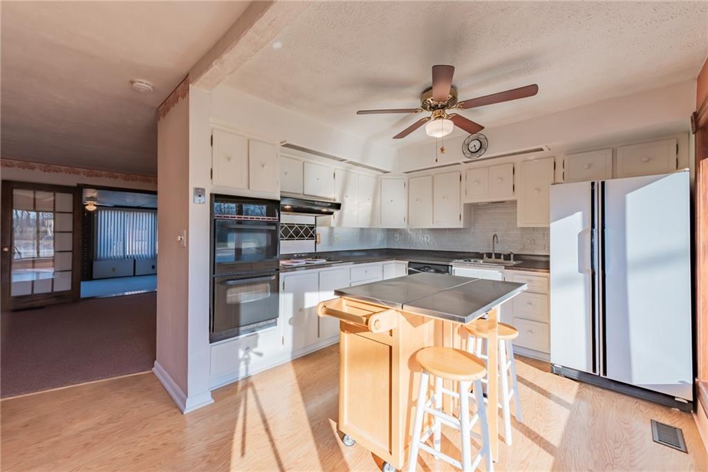 1541 Anderson Road Pittsburgh, PA 15209 - Photo 5 of 25