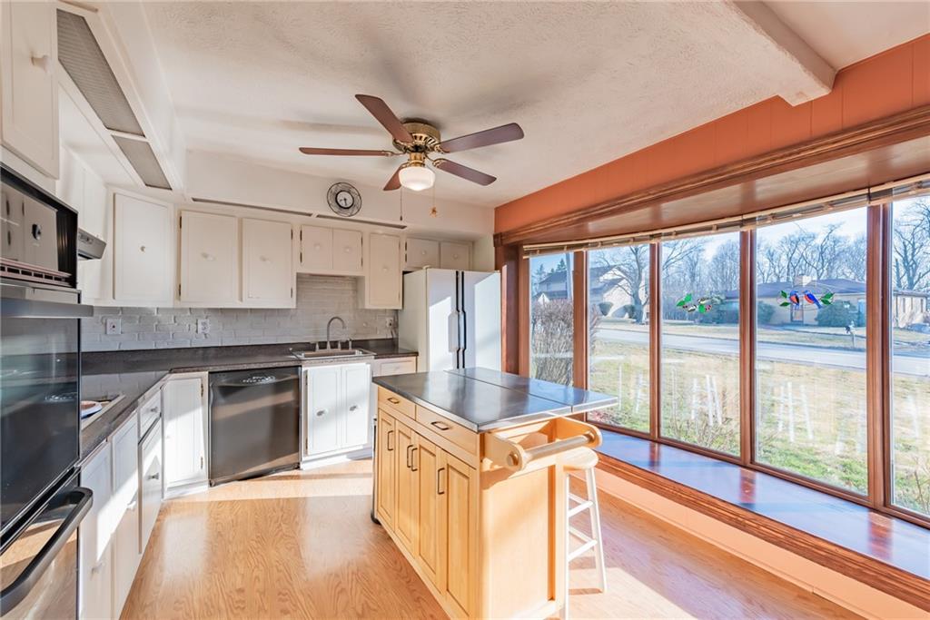 1541 Anderson Road Pittsburgh, PA 15209 - Photo 6 of 25