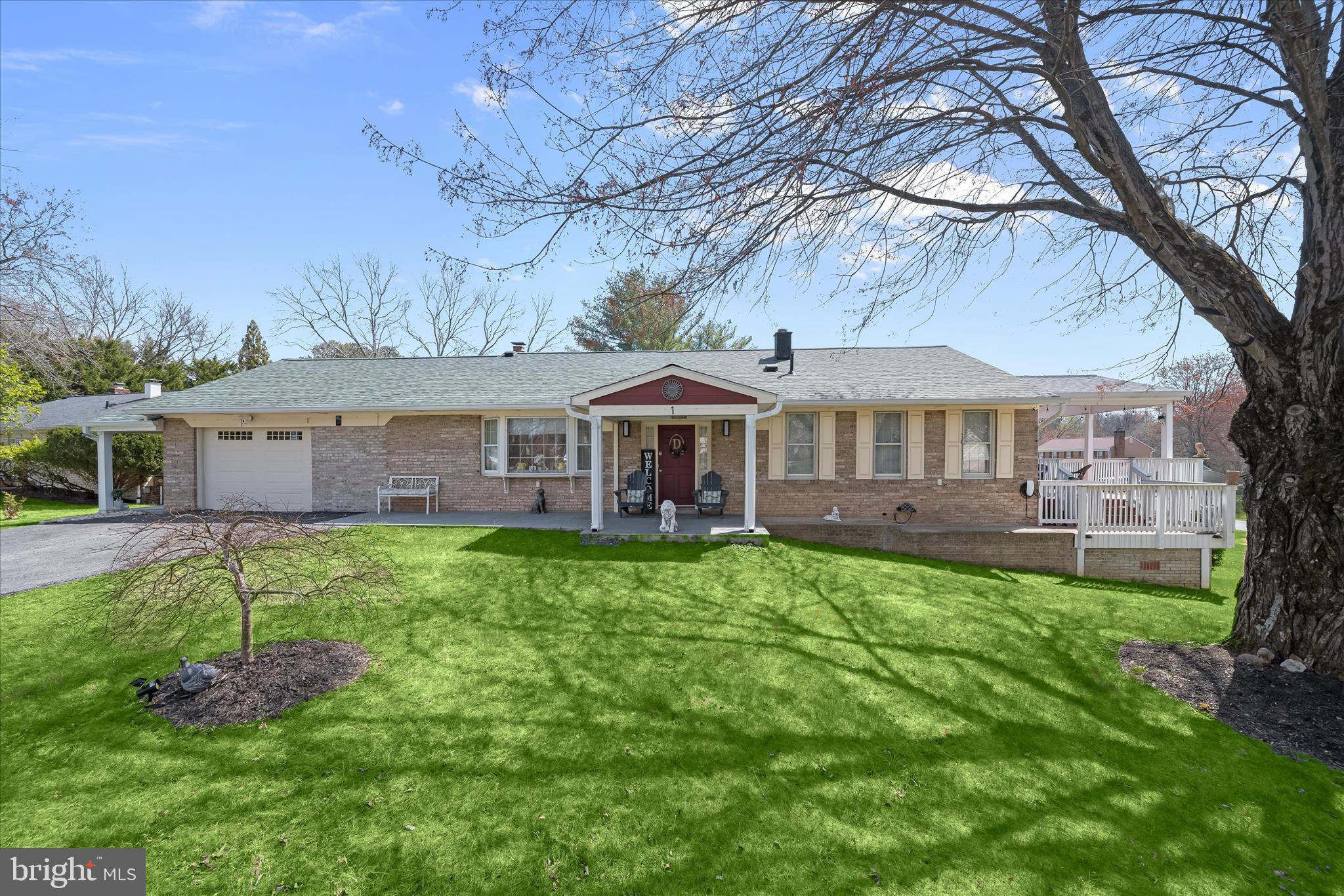 1 Southview Court