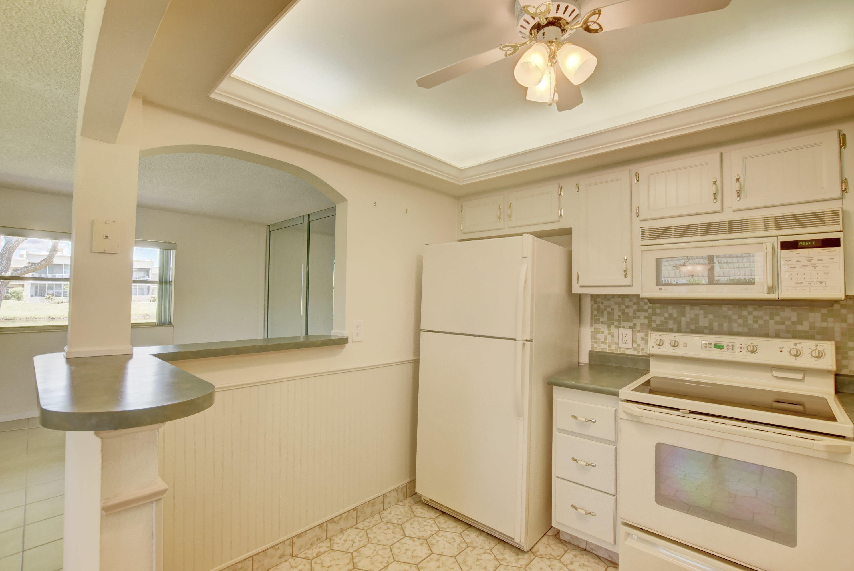 454 Monaco J Delray Beach, FL 33446 - Photo 13 of 22 13_ebf_7097and4more