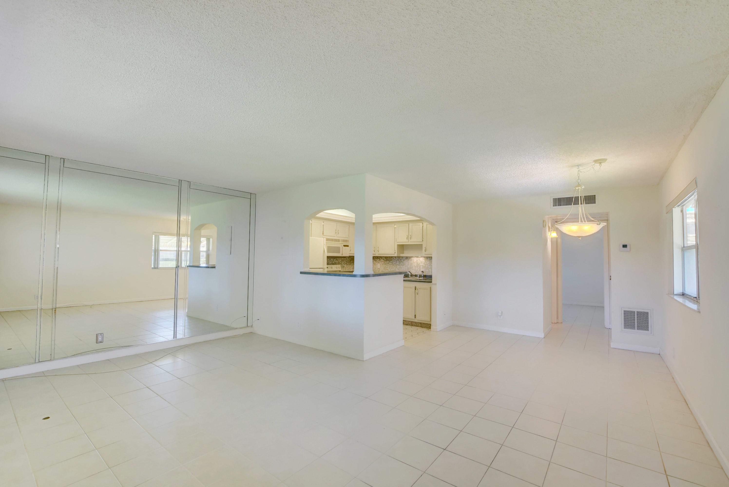 454 Monaco J Delray Beach, FL 33446 - Photo 6 of 22 06_ebf_7062and4more