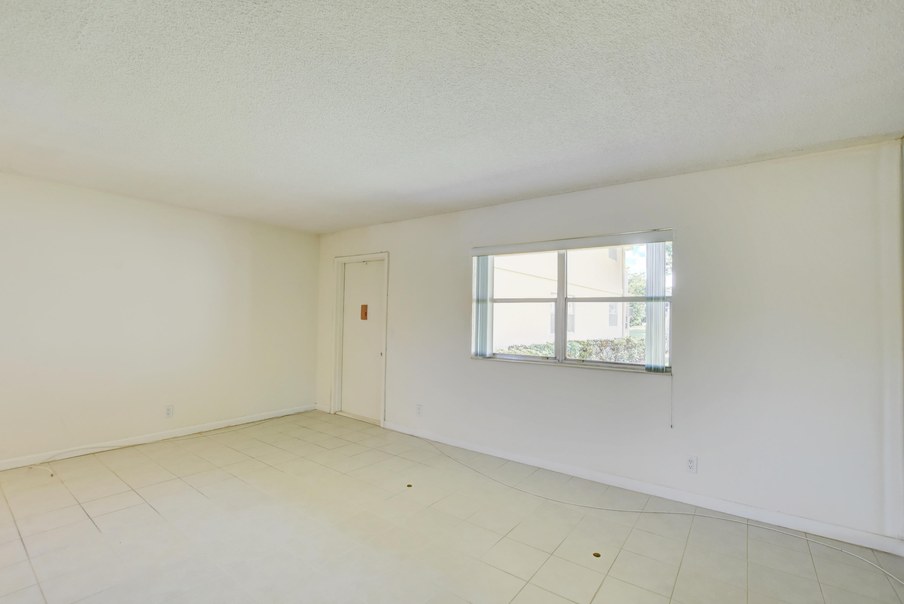 454 Monaco J Delray Beach, FL 33446 - Photo 8 of 22 08_ebf_7072and4more