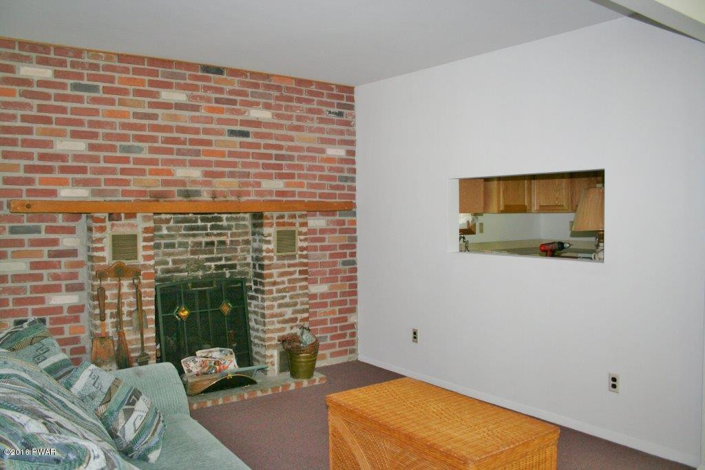 125 Markle Road Hawley, PA 18428 - Photo 11 of 19 8-livingroom