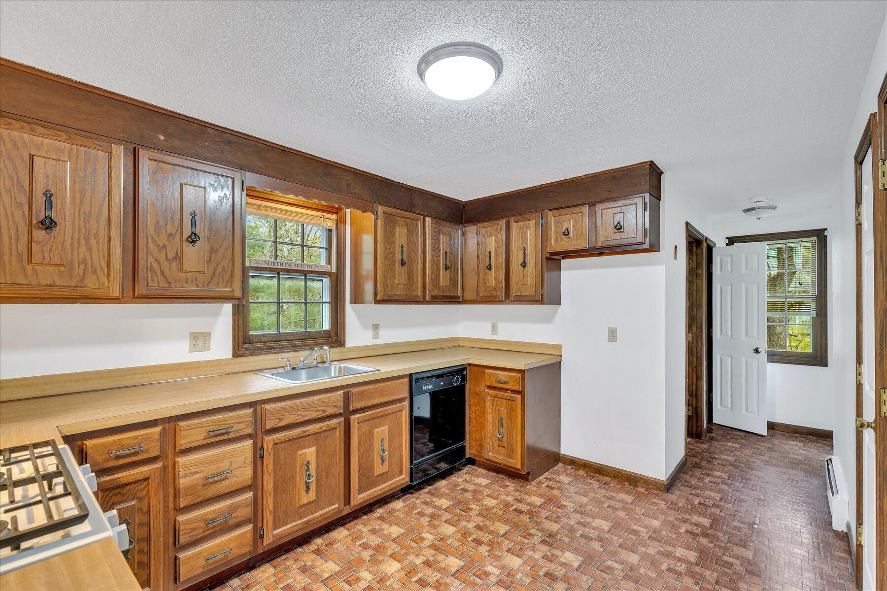 61 Althea Road North Falmouth, MA 02556 - Photo 10 of 41 Kitchen