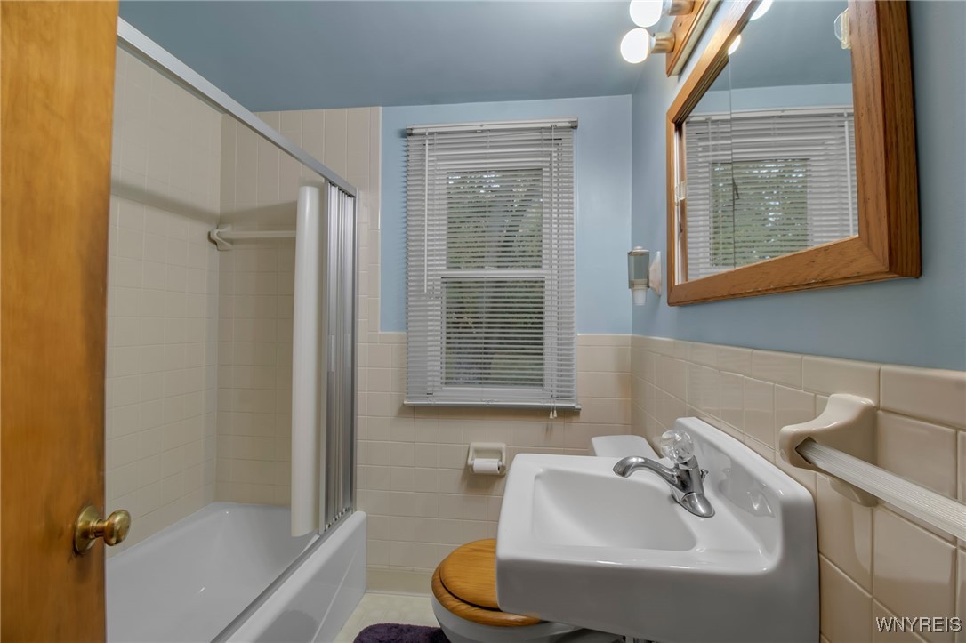 4100 Gunnville Road Clarence, NY 14031 - Photo 5 of 16