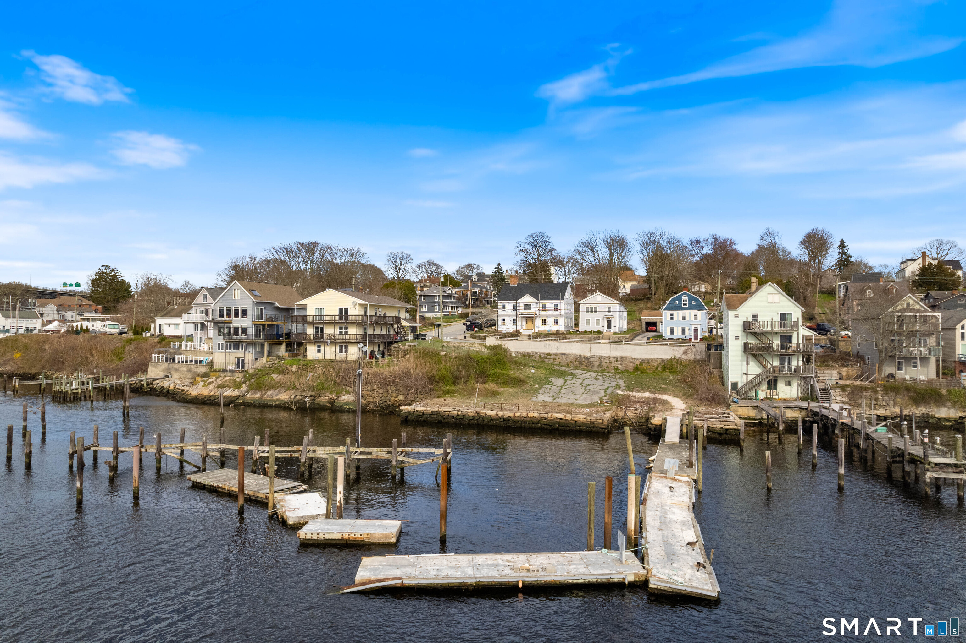 108 Thames Street Groton, CT 06340 - Photo 9 of 40 a view of city