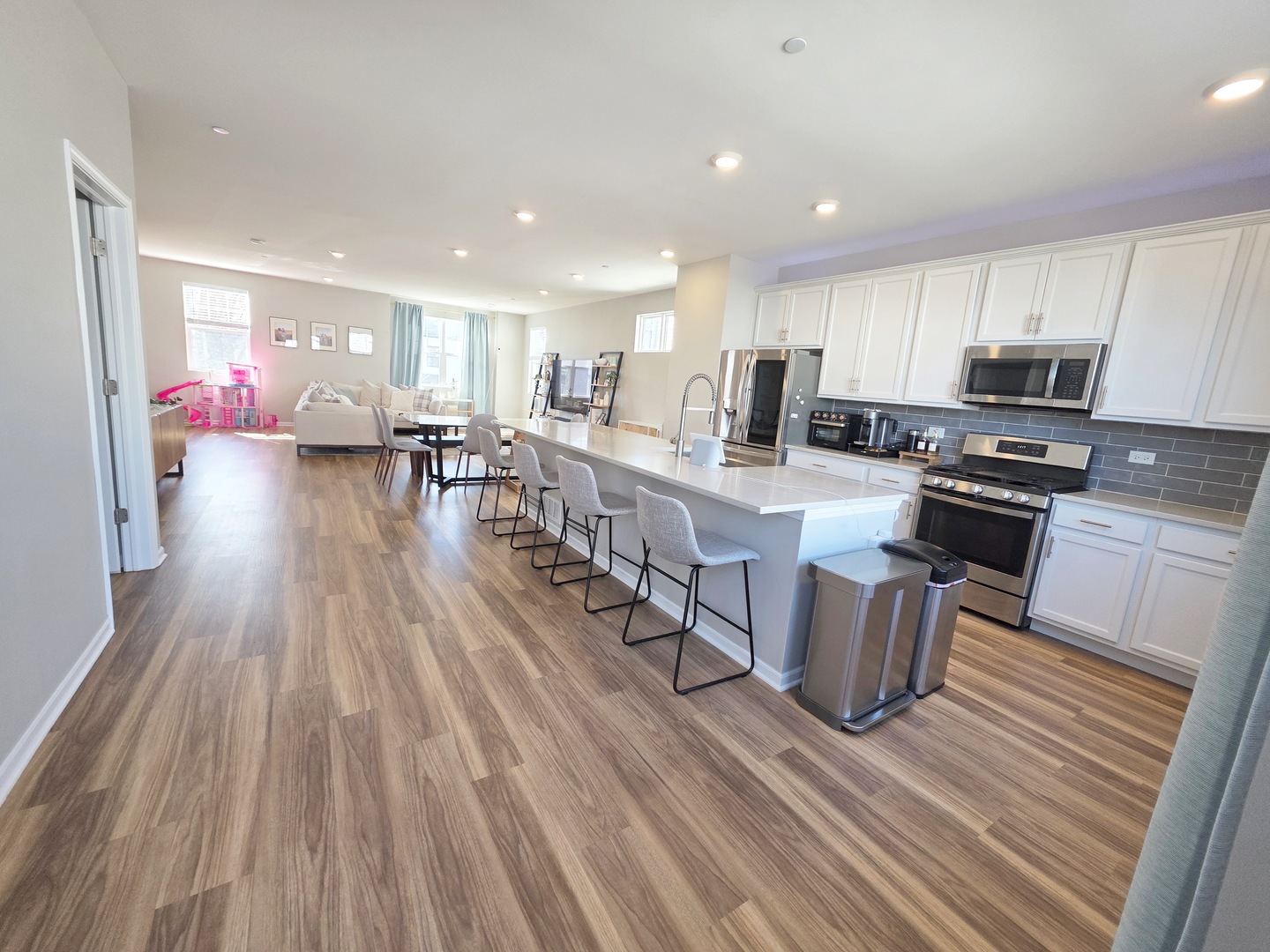 2707 Lily Lane Rolling Meadows, IL 60008 - Photo 9 of 17