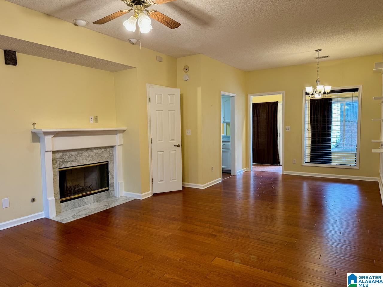 137 Canyon Place Pelham, AL 35124 - Photo 3 of 34